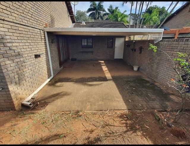 2 BEDROOM TOWNHOUSE FOR SALE IN SUNNINGDALE